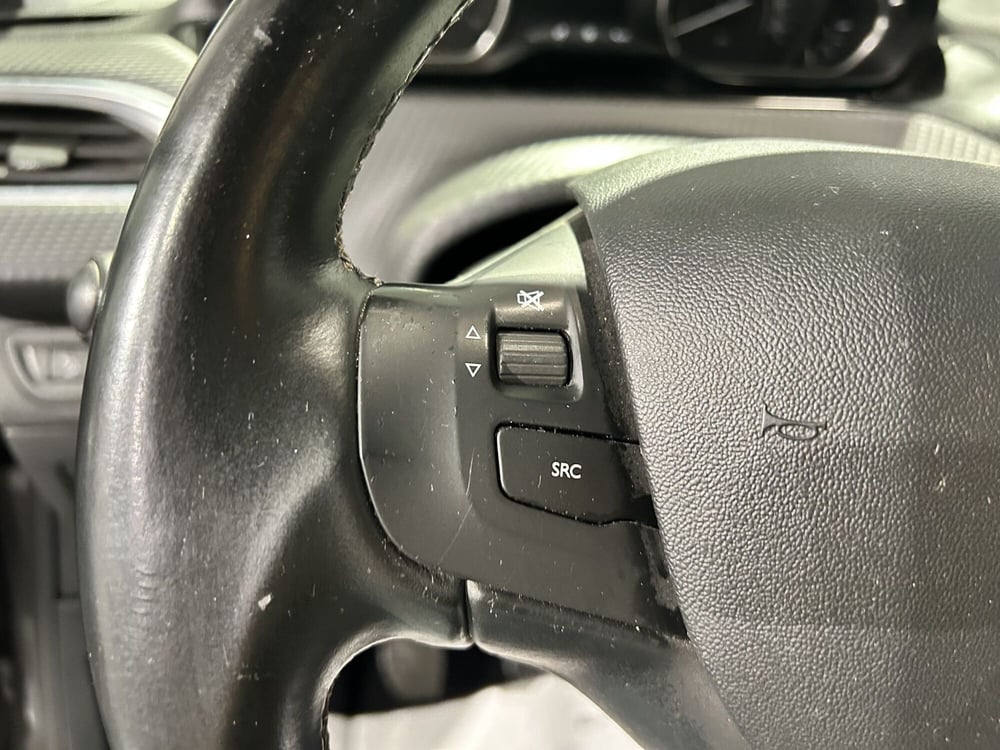 Peugeot 2008 usata a Milano (17)