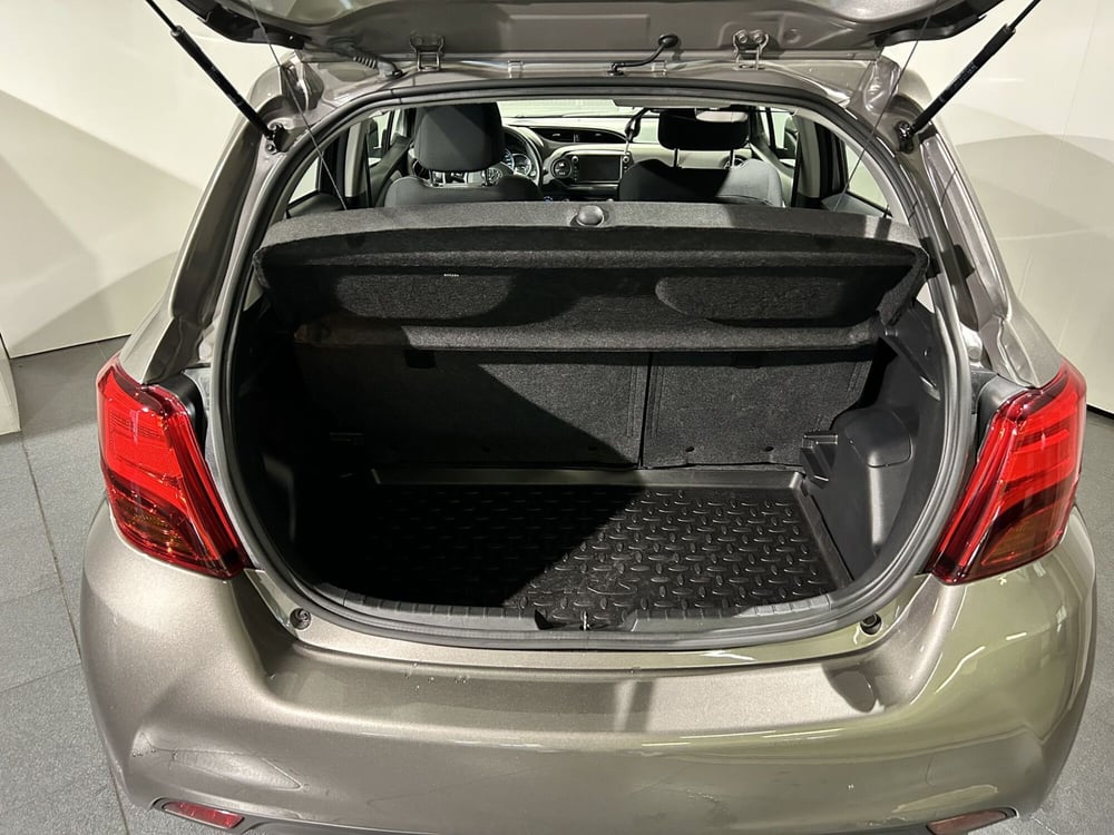 Toyota Yaris usata a Milano (11)