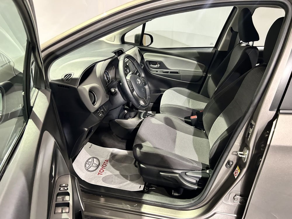 Toyota Yaris usata a Milano (12)