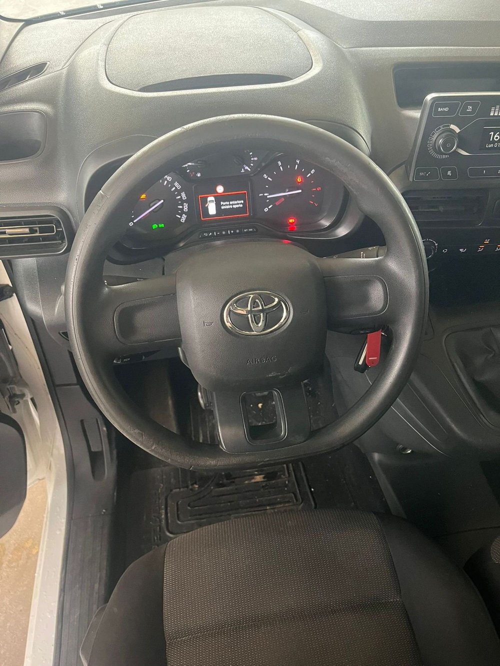 Toyota Proace City usata a Cremona (11)