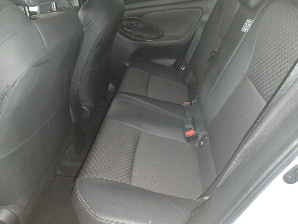 Toyota Yaris usata a Milano (11)