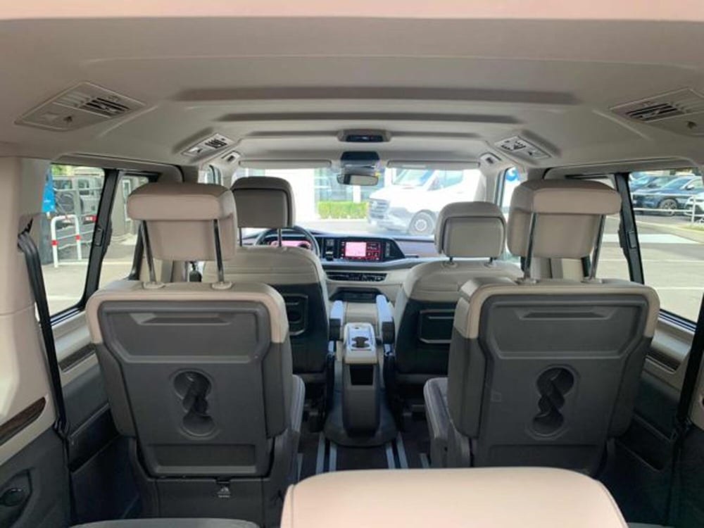 Volkswagen Multivan usata a Lucca (12)