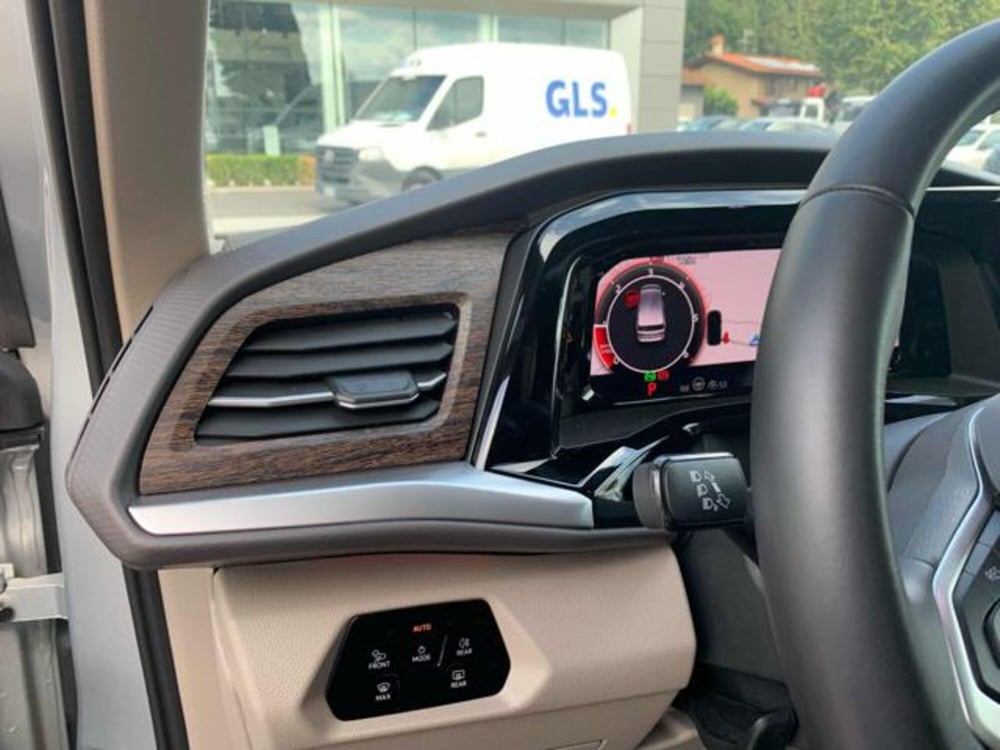 Volkswagen Multivan usata a Lucca (13)