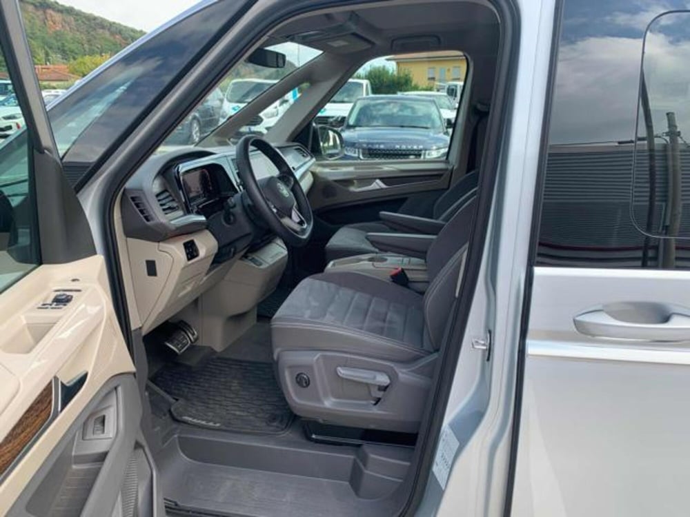 Volkswagen Multivan usata a Lucca (15)