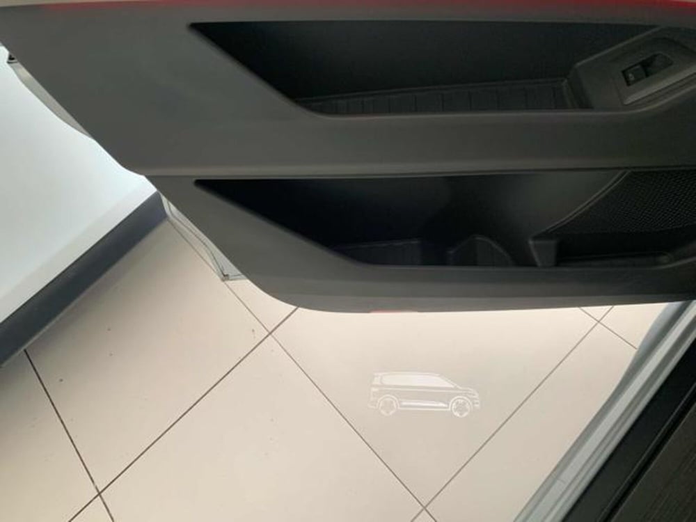 Volkswagen Multivan usata a Lucca (17)