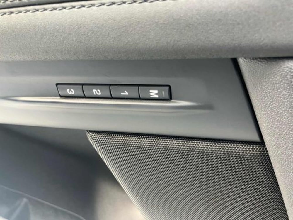Land Rover Range Rover Evoque nuova a Lucca (13)