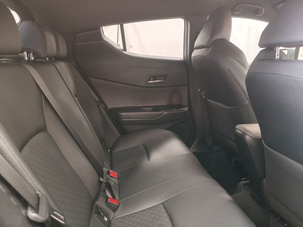 Toyota Toyota C-HR usata a Frosinone (8)
