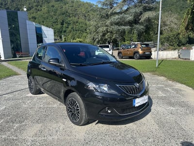 Lancia Ypsilon 1.0 FireFly 5 porte S&amp;S Hybrid Gold Plus del 2024 usata a La Spezia