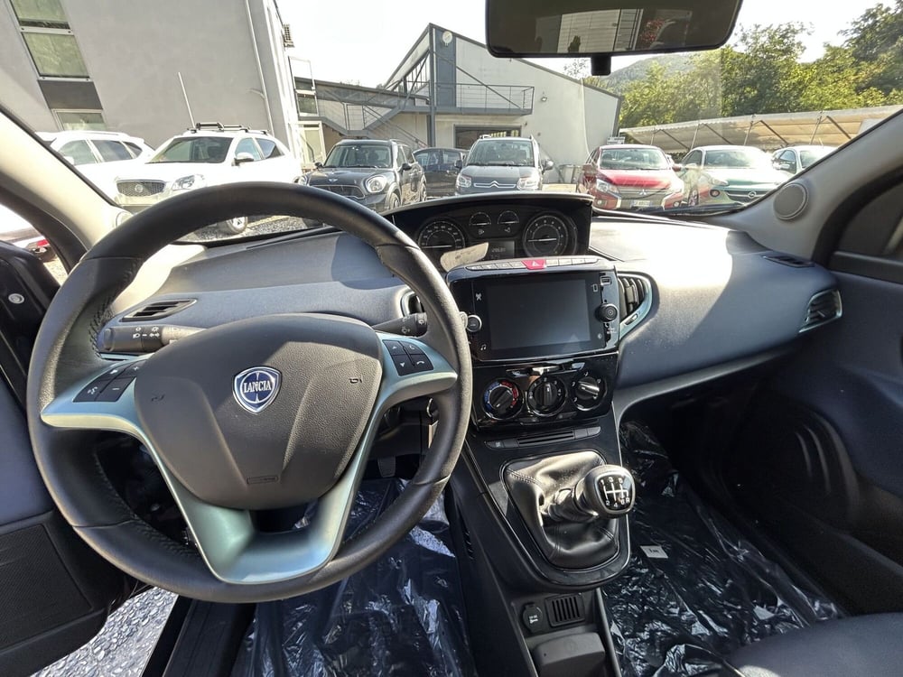 Lancia Ypsilon usata a La Spezia (11)