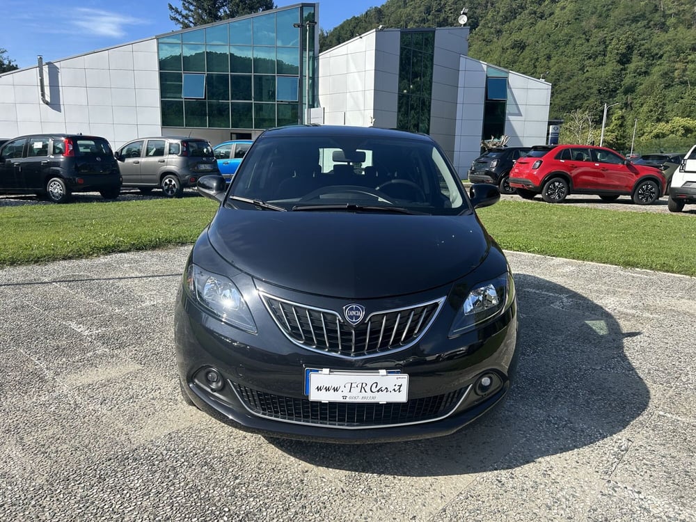 Lancia Ypsilon usata a La Spezia (2)