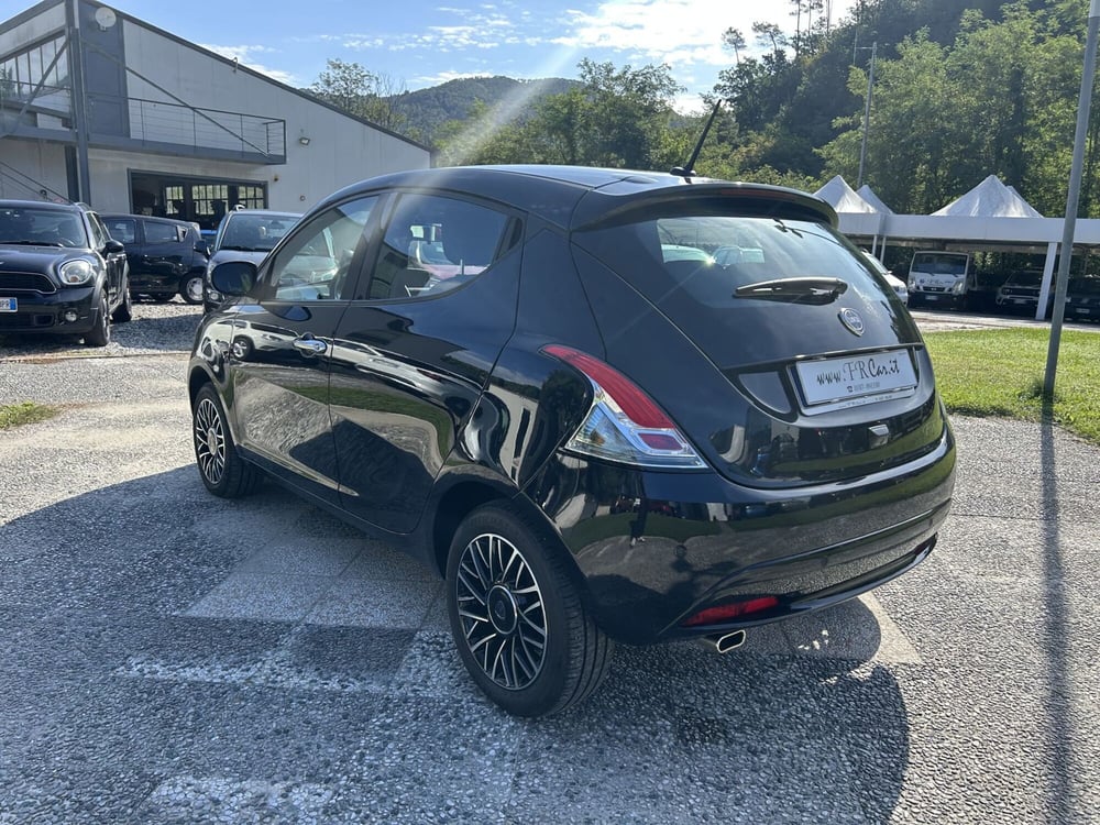 Lancia Ypsilon usata a La Spezia (5)