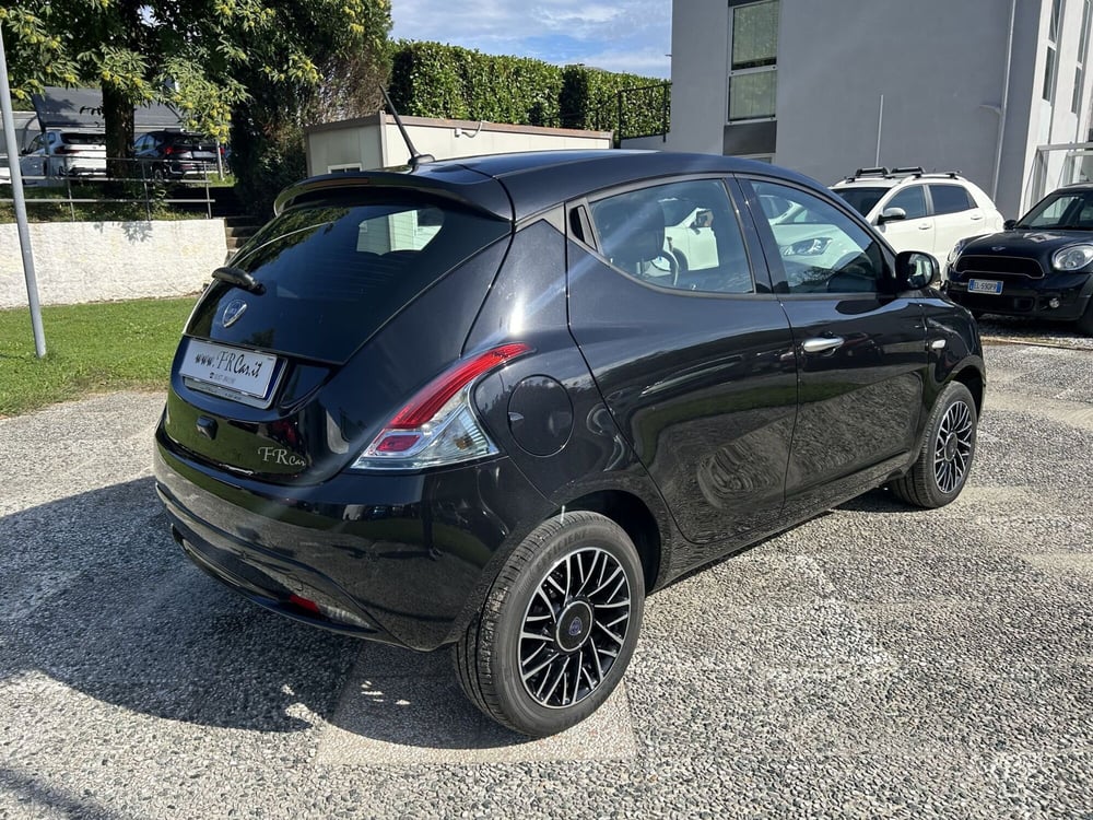 Lancia Ypsilon usata a La Spezia (7)