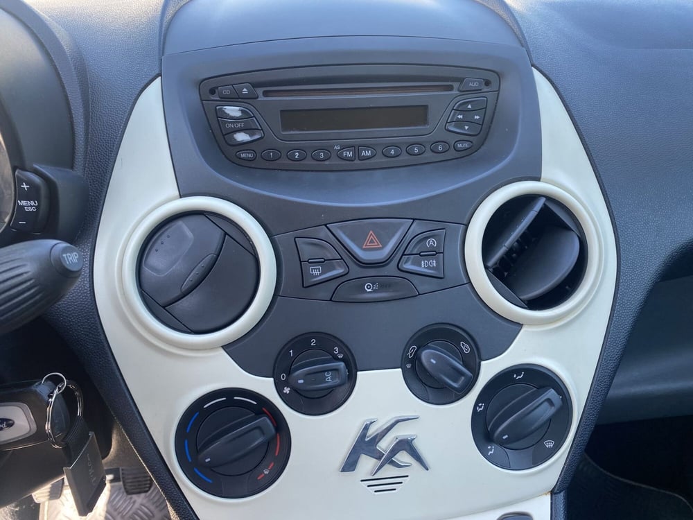Ford Ka usata a La Spezia (13)
