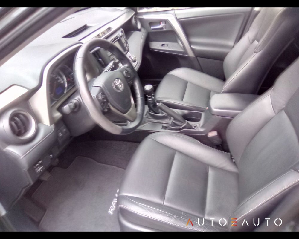Toyota Rav4 usata a Parma (9)