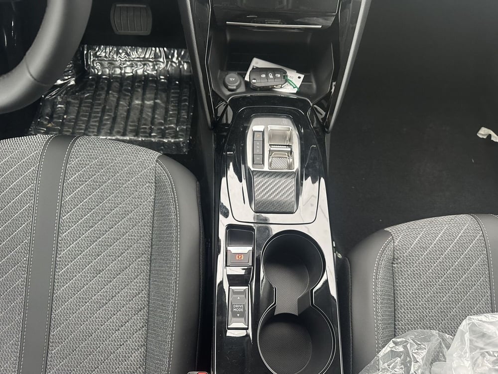 Peugeot 208 nuova a Milano (17)