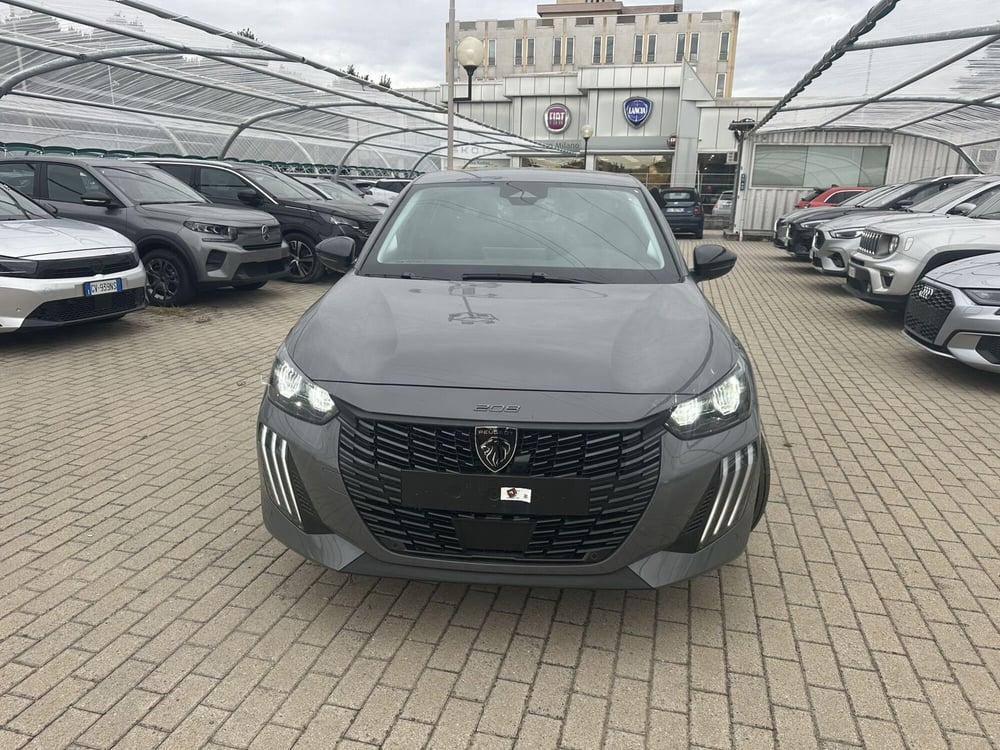 Peugeot 208 nuova a Milano (3)