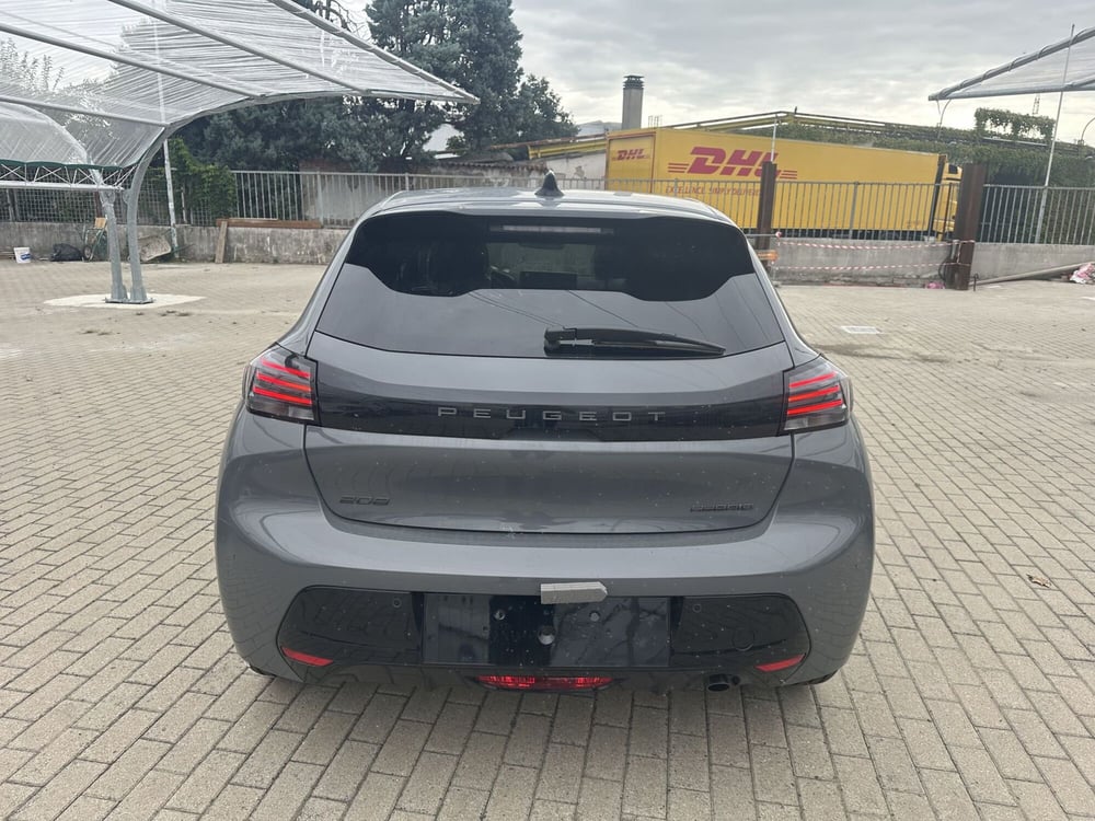 Peugeot 208 nuova a Milano (6)