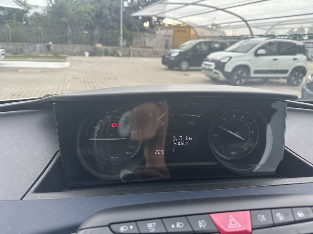 Lancia Ypsilon usata a Milano (17)