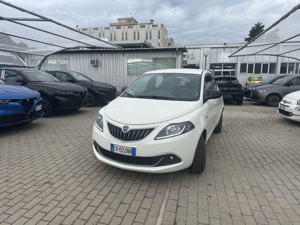 Lancia Ypsilon usata a Milano (2)