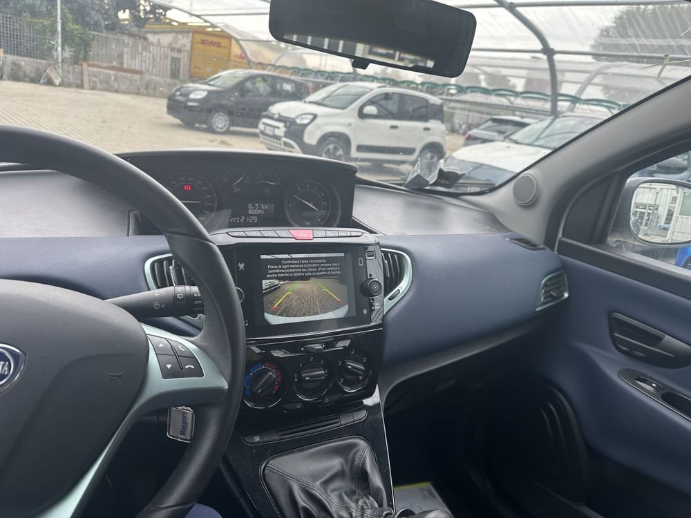 Lancia Ypsilon usata a Milano (20)