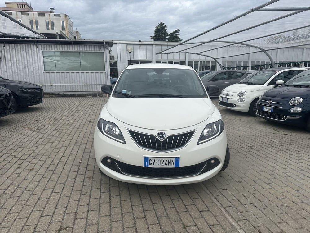 Lancia Ypsilon usata a Milano (3)