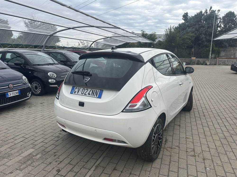 Lancia Ypsilon usata a Milano (5)