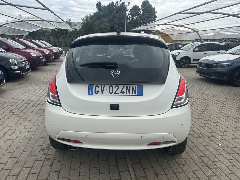 Lancia Ypsilon usata a Milano (6)