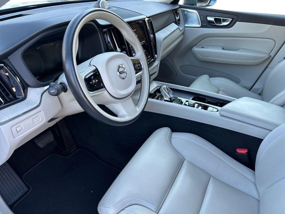 Volvo XC60 usata a Bari (10)