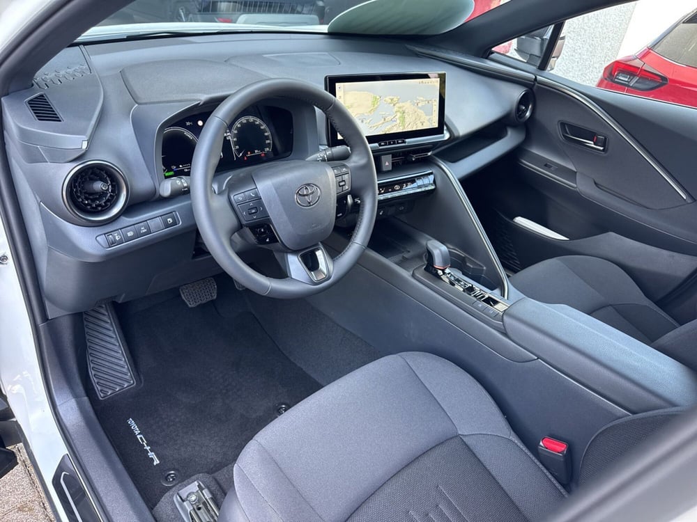 Toyota Toyota C-HR nuova a Ferrara (8)