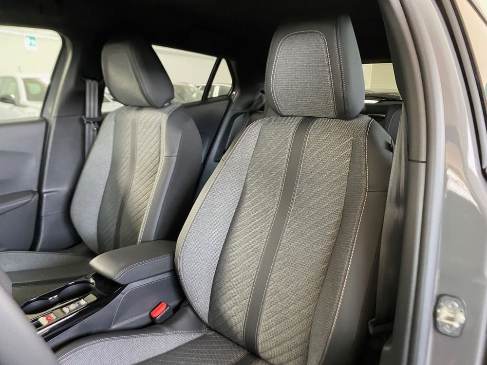 Peugeot 2008 nuova a Bari (11)
