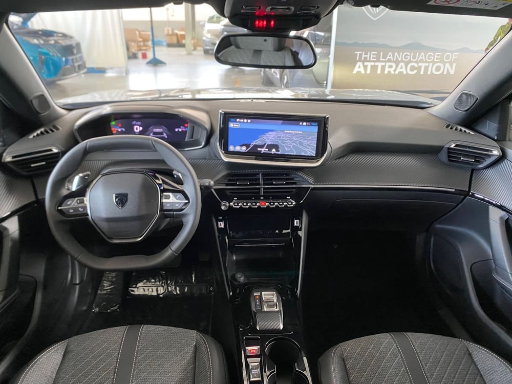 Peugeot 2008 nuova a Bari (14)