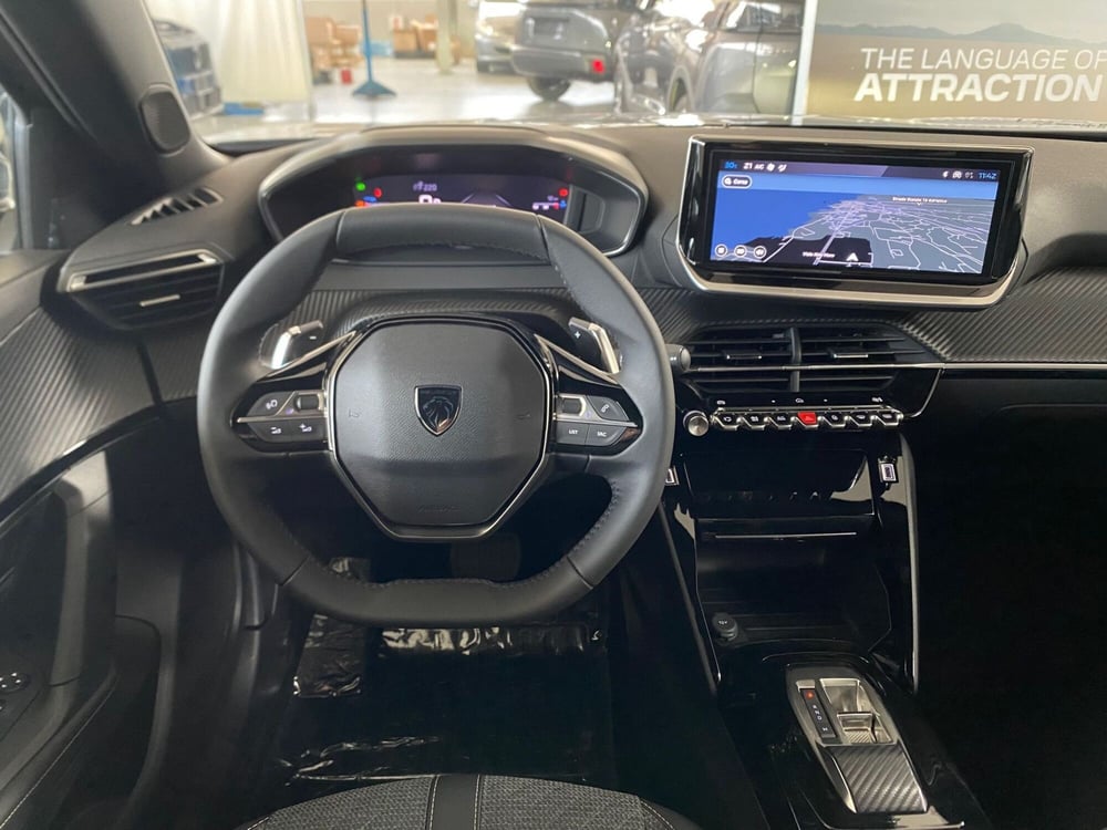 Peugeot 2008 nuova a Bari (15)