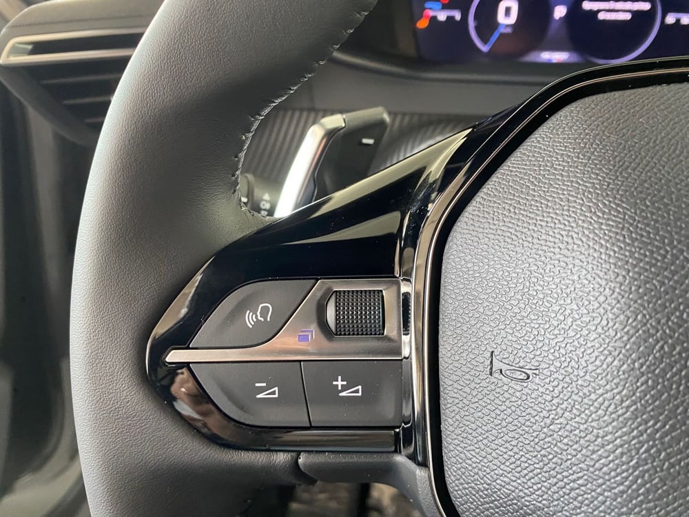 Peugeot 2008 nuova a Bari (17)