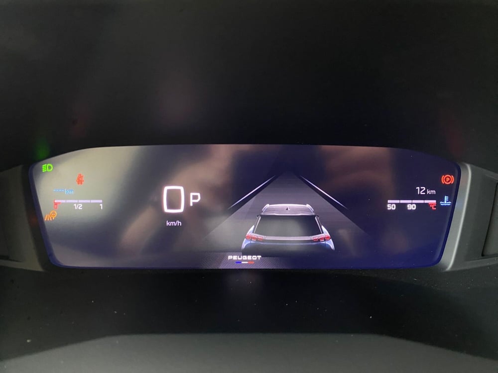 Peugeot 2008 nuova a Bari (19)