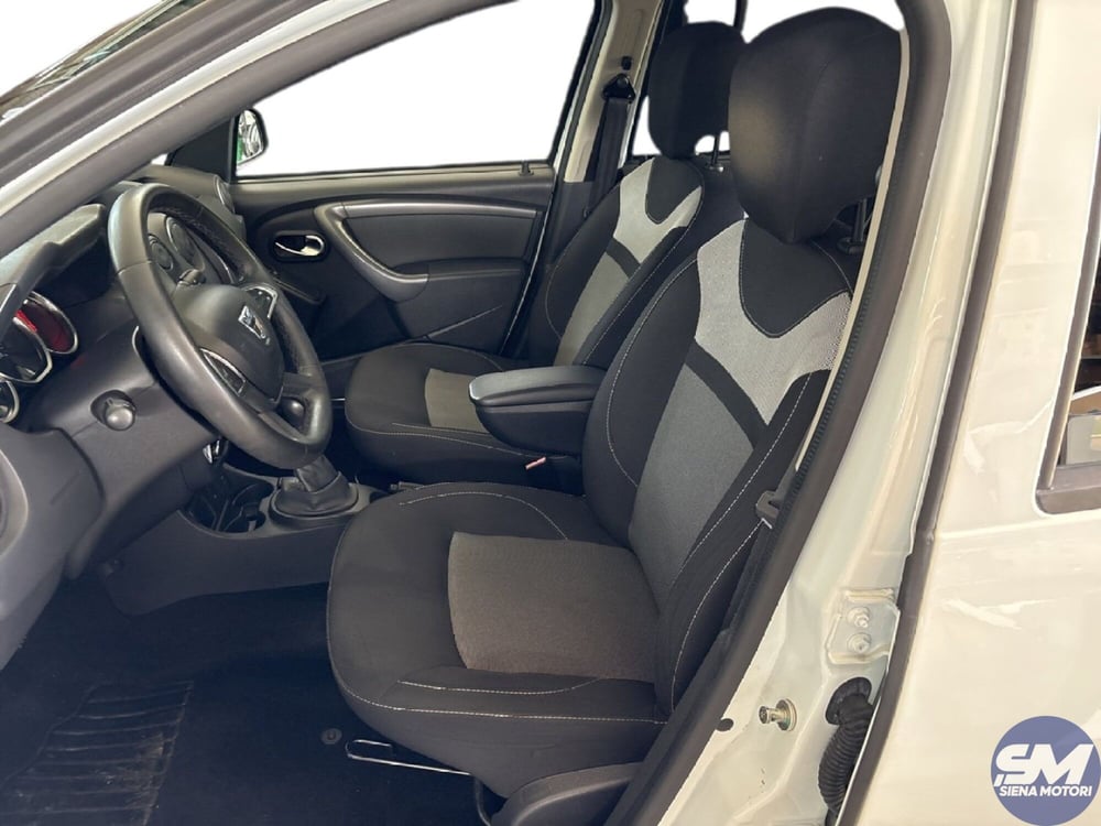 Dacia Duster usata a Firenze (18)