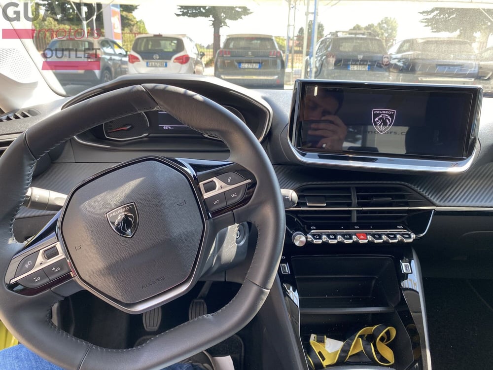 Peugeot 208 nuova a Modena (14)