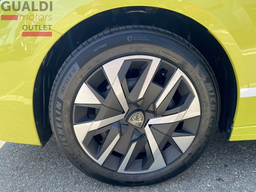 Peugeot 208 nuova a Modena (3)