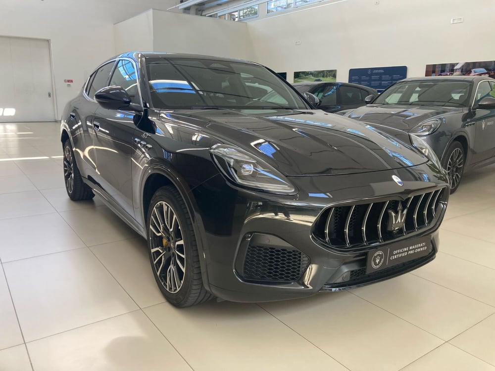 Maserati Grecale usata a Bari (3)