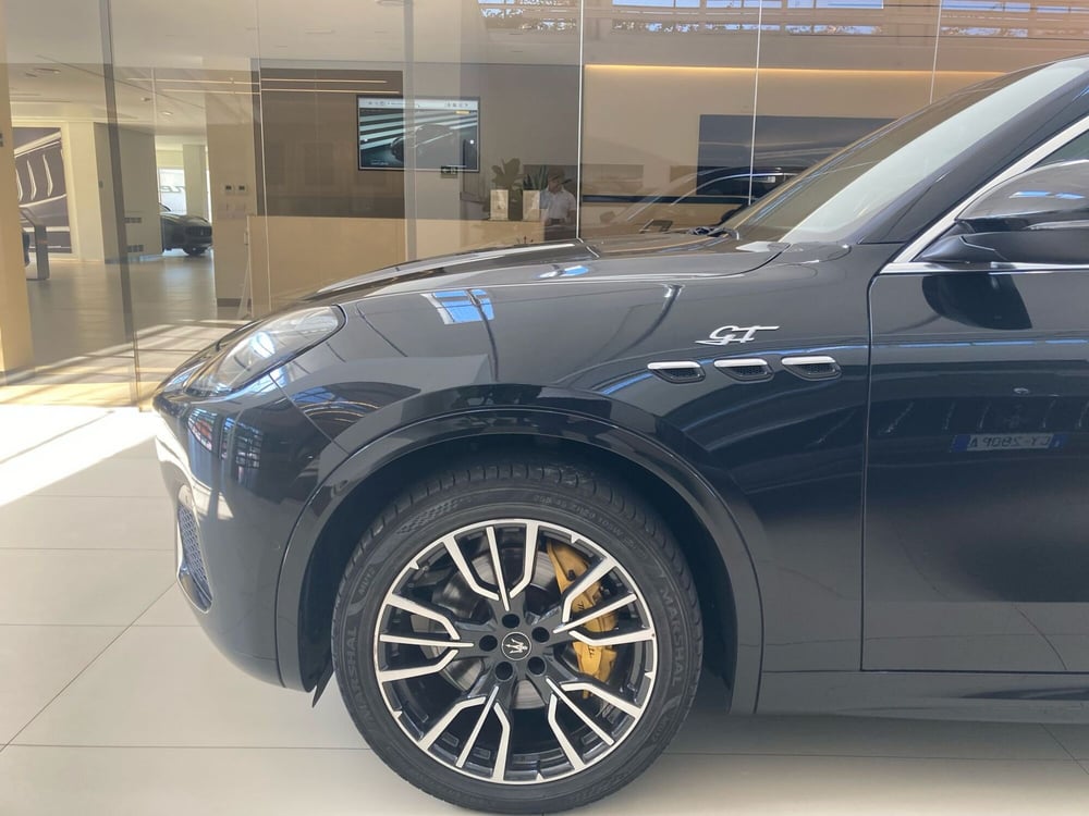 Maserati Grecale usata a Bari (4)