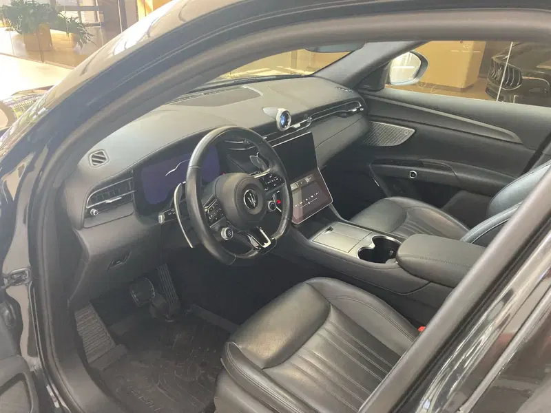Maserati Grecale usata a Bari (8)