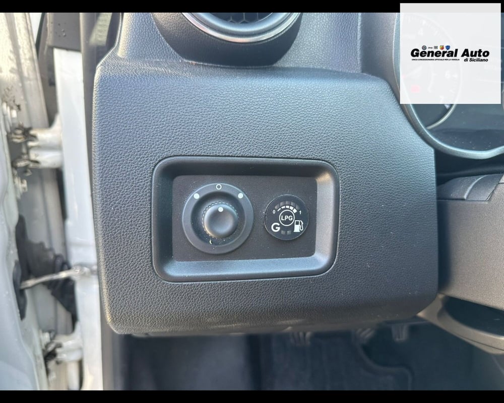 Dacia Duster usata a Lucca (13)