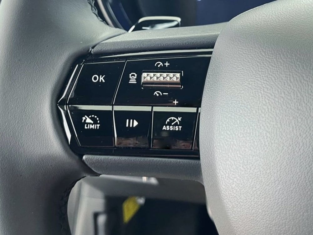 Alfa Romeo Junior nuova a Perugia (16)