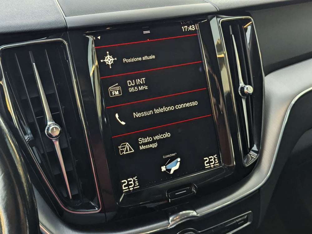 Volvo XC60 usata a Pescara (11)