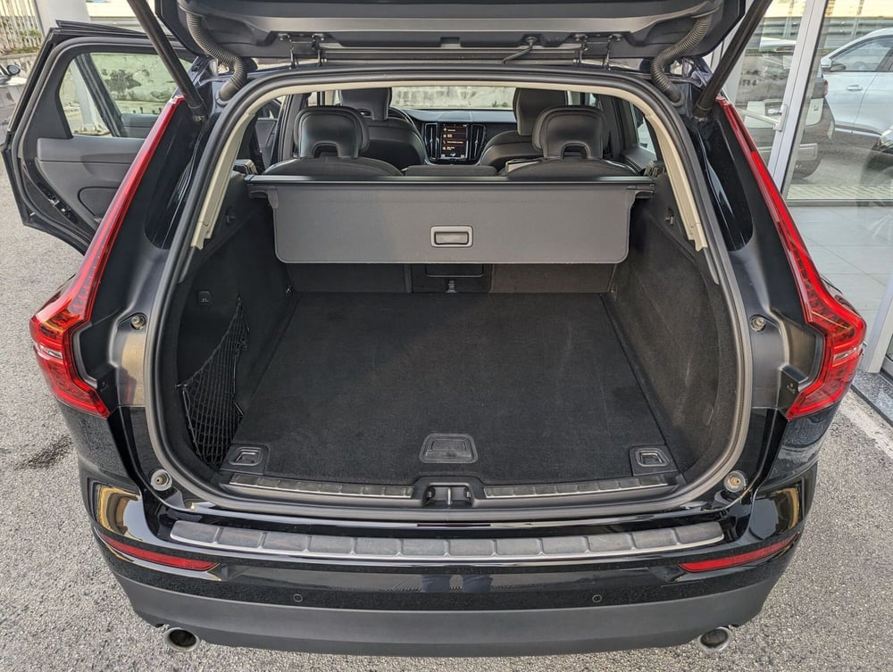 Volvo XC60 usata a Pescara (9)
