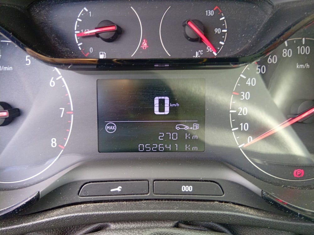 Opel Crossland X usata a Catania (16)