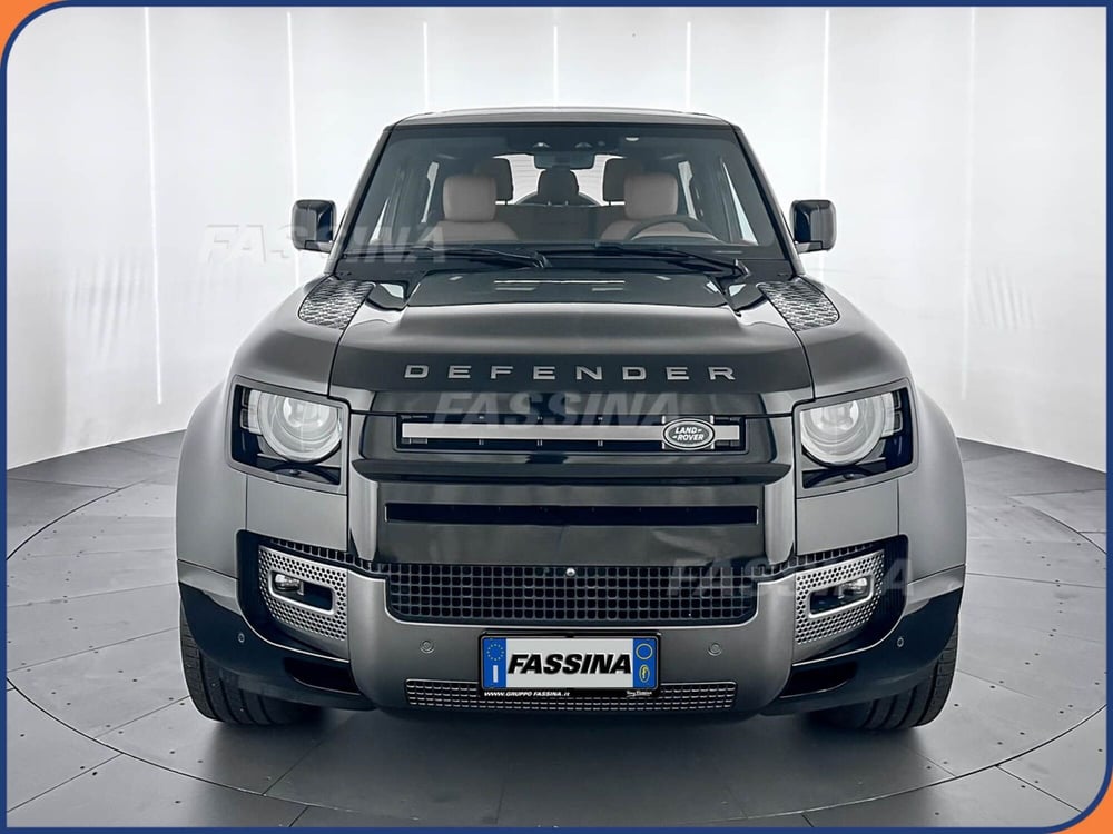 Land Rover Defender usata a Milano (2)