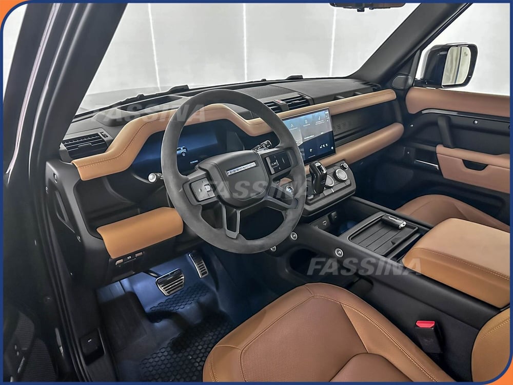 Land Rover Defender usata a Milano (9)
