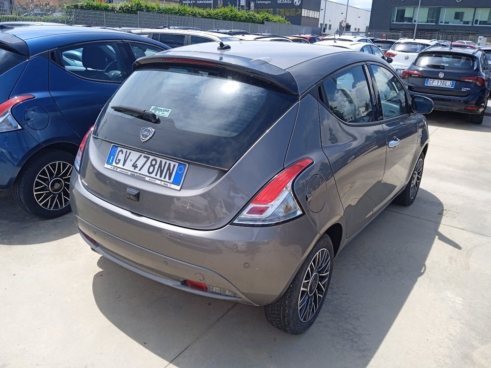 Lancia Ypsilon usata a Cosenza (3)