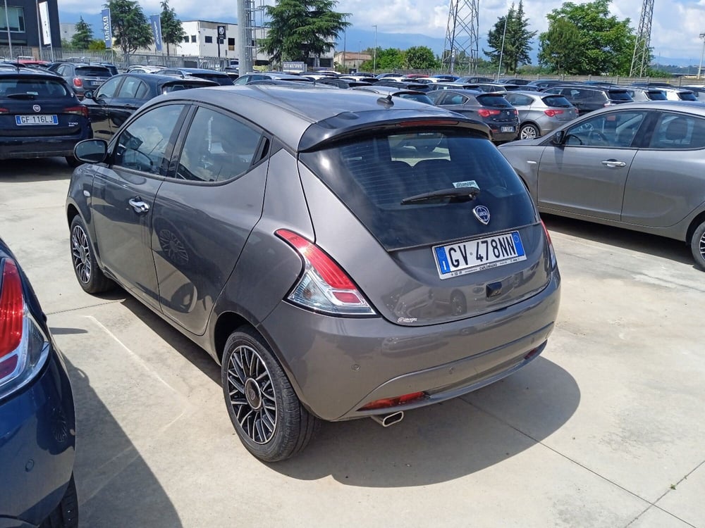 Lancia Ypsilon usata a Cosenza (6)