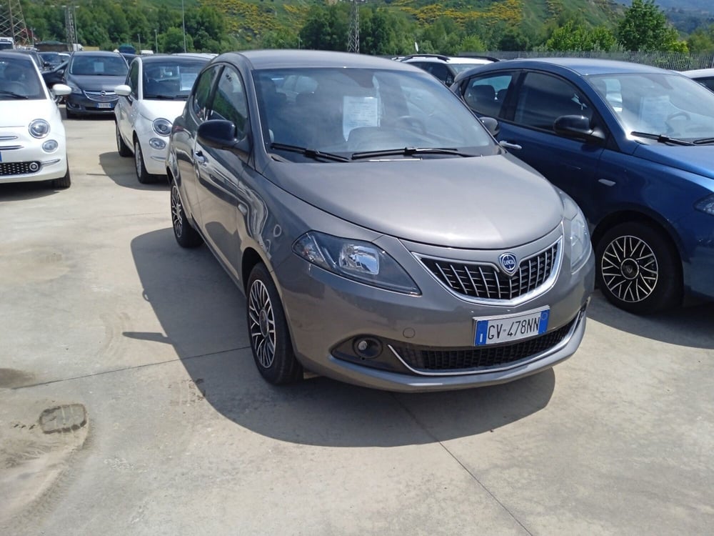 Lancia Ypsilon usata a Cosenza (7)